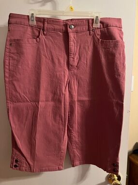 Gloria Vanderbilt Rose Pink Knee-Length Cotton Shorts